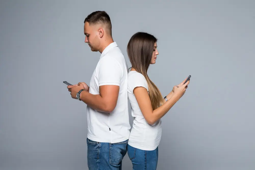 Ilustrasi fexting. (Foto: Freepik/diana.grytsku)