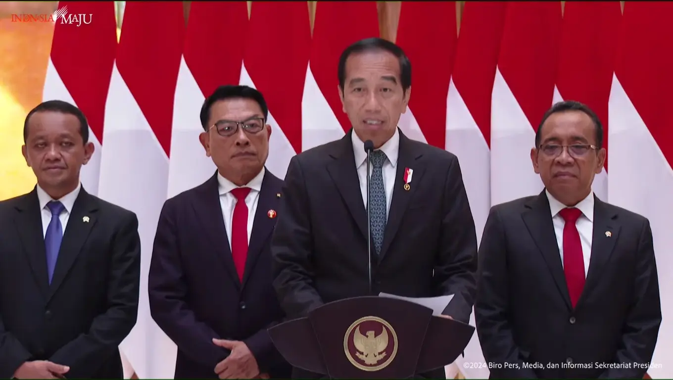 Presiden RI Joko Widodo memberikan keterangan pers di Pangkalan TNI AU Halim Perdanakusuma, Jakarta, Selasa (9/1/24). (Foto: Tangkapan layar YouTube/Sekretariat Presiden)