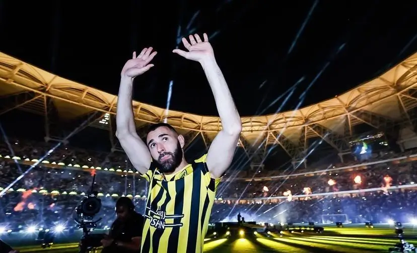 Karim Benzema dapat menjadi opsi jangka pendek Manchester United. (Foto: Istimewa)
