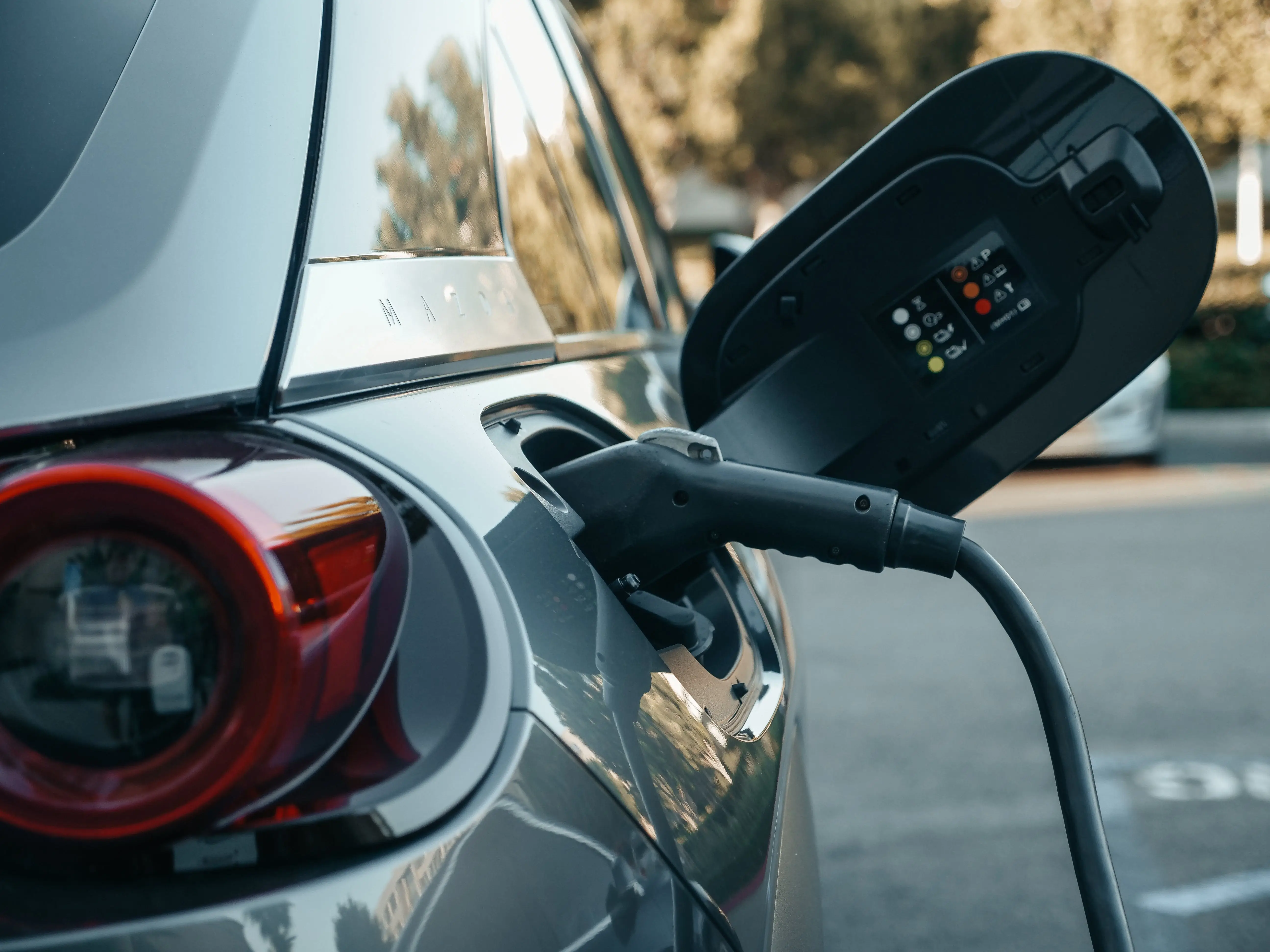 Ilustrasi mobil listrik. (Foto: Pexels/Kindel Media)