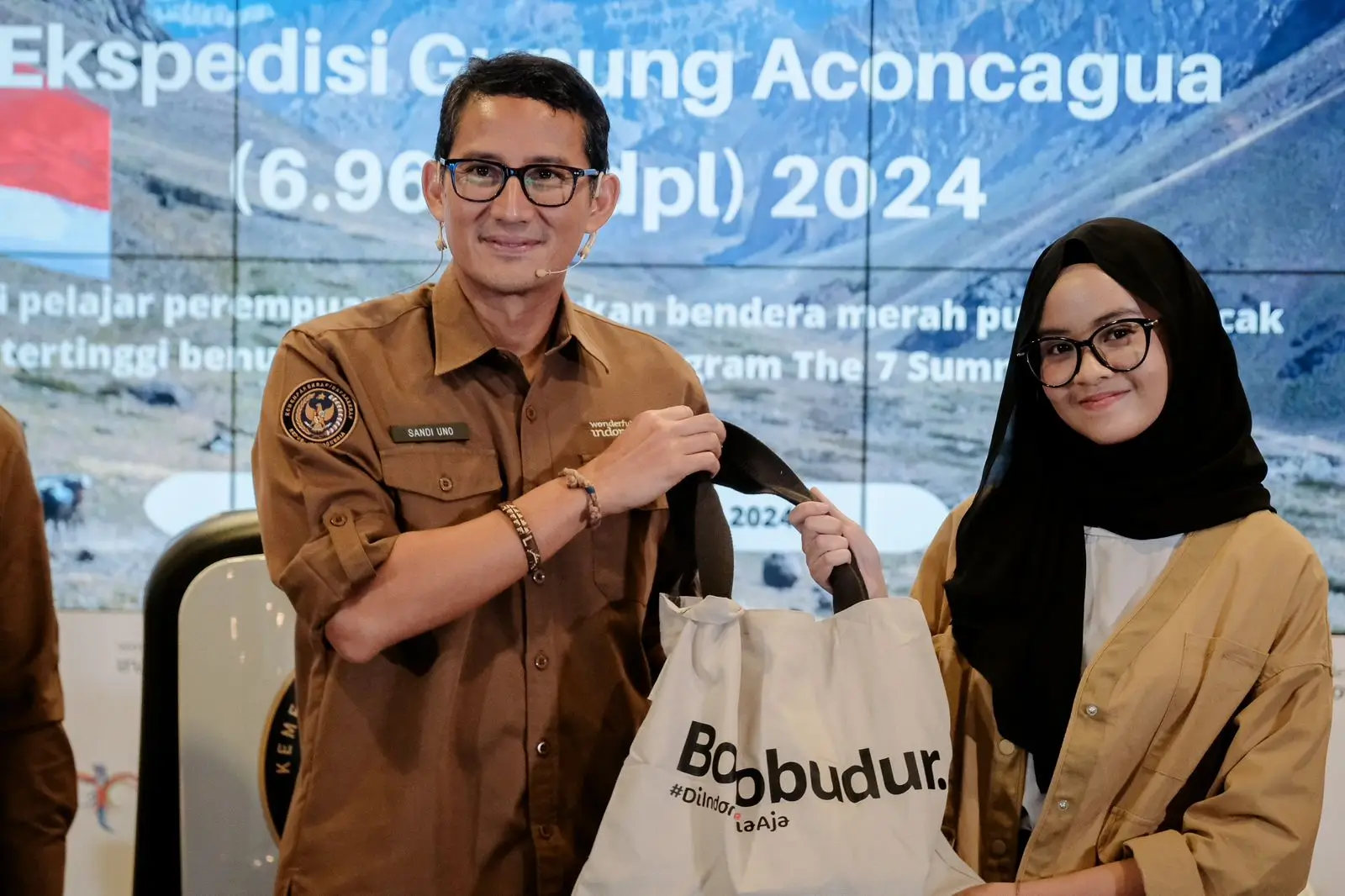 Khansa Syahlaa  Pendaki Gunung Muda yang Miliki Misi Taklukkan Seven Summit Dunia