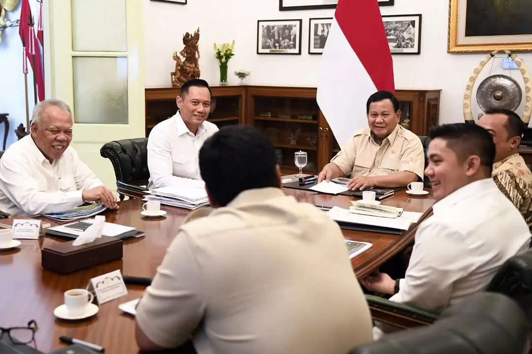 Rapat terbatas Presiden RI Prabowo Subianto bersama sejumlah menteri Kabinet Merah Putih, Selasa (21/1/25). (Foto: Instagram/secretariat.kabinet)
