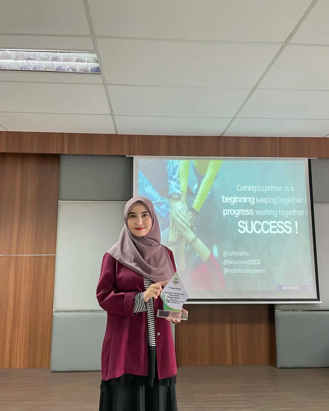 Berkenalan dengan Safhira Alfarisi  Sosok Inspiratif di Balik Yayasan Beasiswa 10 000 dan Yayasan Duta Inspirasi Indonesia