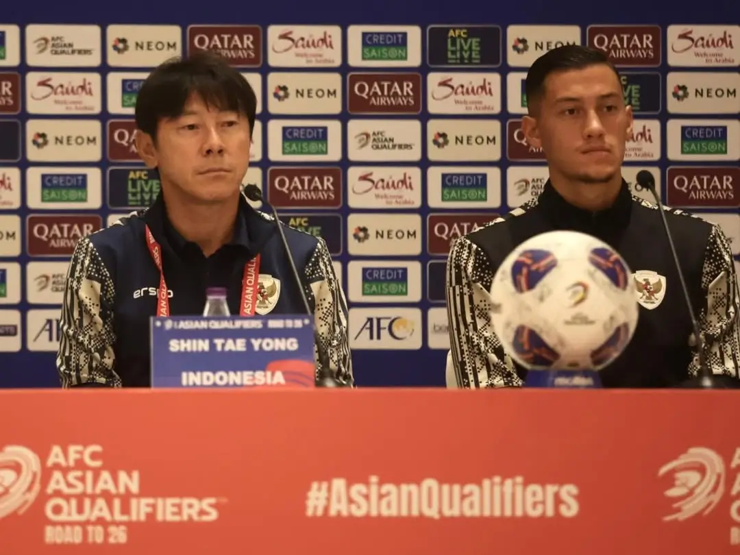 Mantan pelatih Timnas Indonesia, Shin Tae-yong (kiri) dan Kapten Timnas Indonesia, Jay Idzes (kanan). (Foto: Instagram/shintaeyong7777)