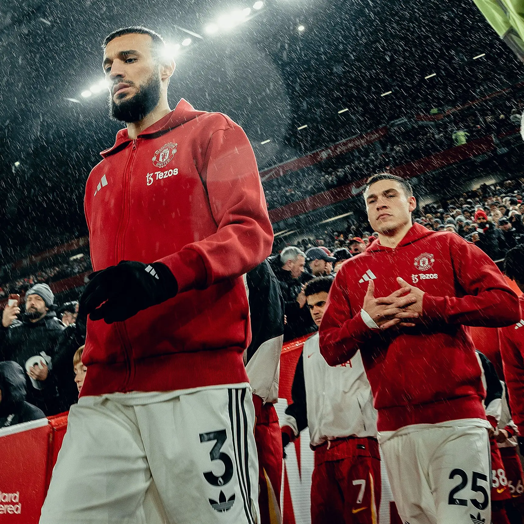 Manchester United kalah 1-2 dari Brighton and Hove Albion. Foto: X