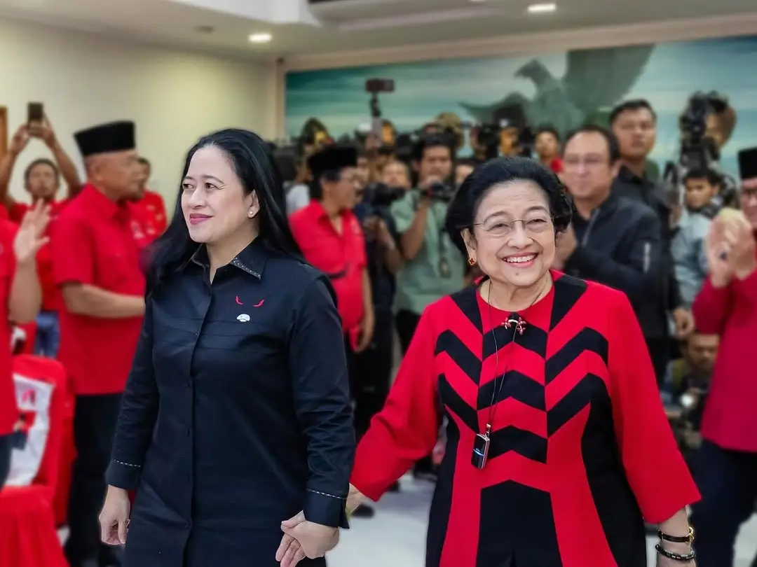 Ketua DPP PDIP Puan Maharani (kiri) bersama sang ibunda, Ketua Umum PDIP Megawati Soekarnoputri (kanan). (Foto: Instagram/puanmaharaniri)