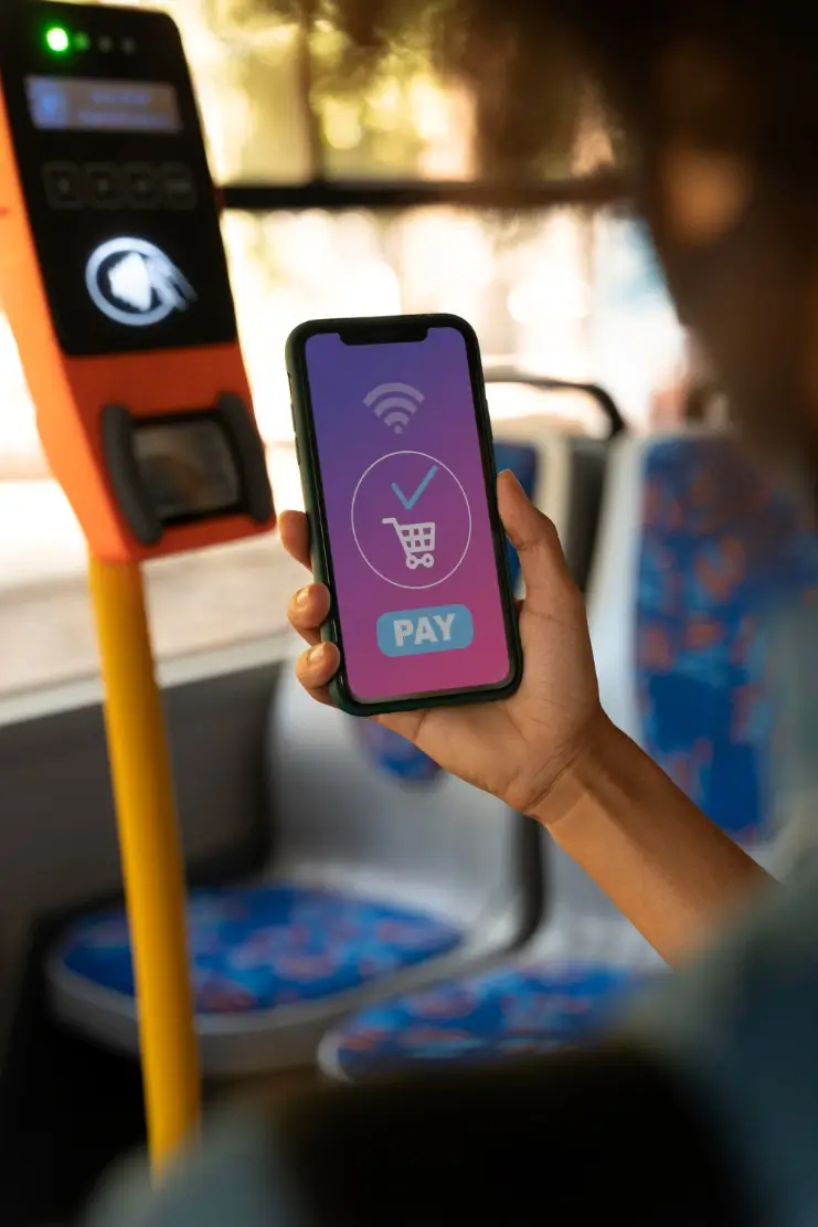 Tinggal Tap  Pembayaran MRT dan KRL dengan QRIS Tap NFC Siap Diterapkan Tahun Ini