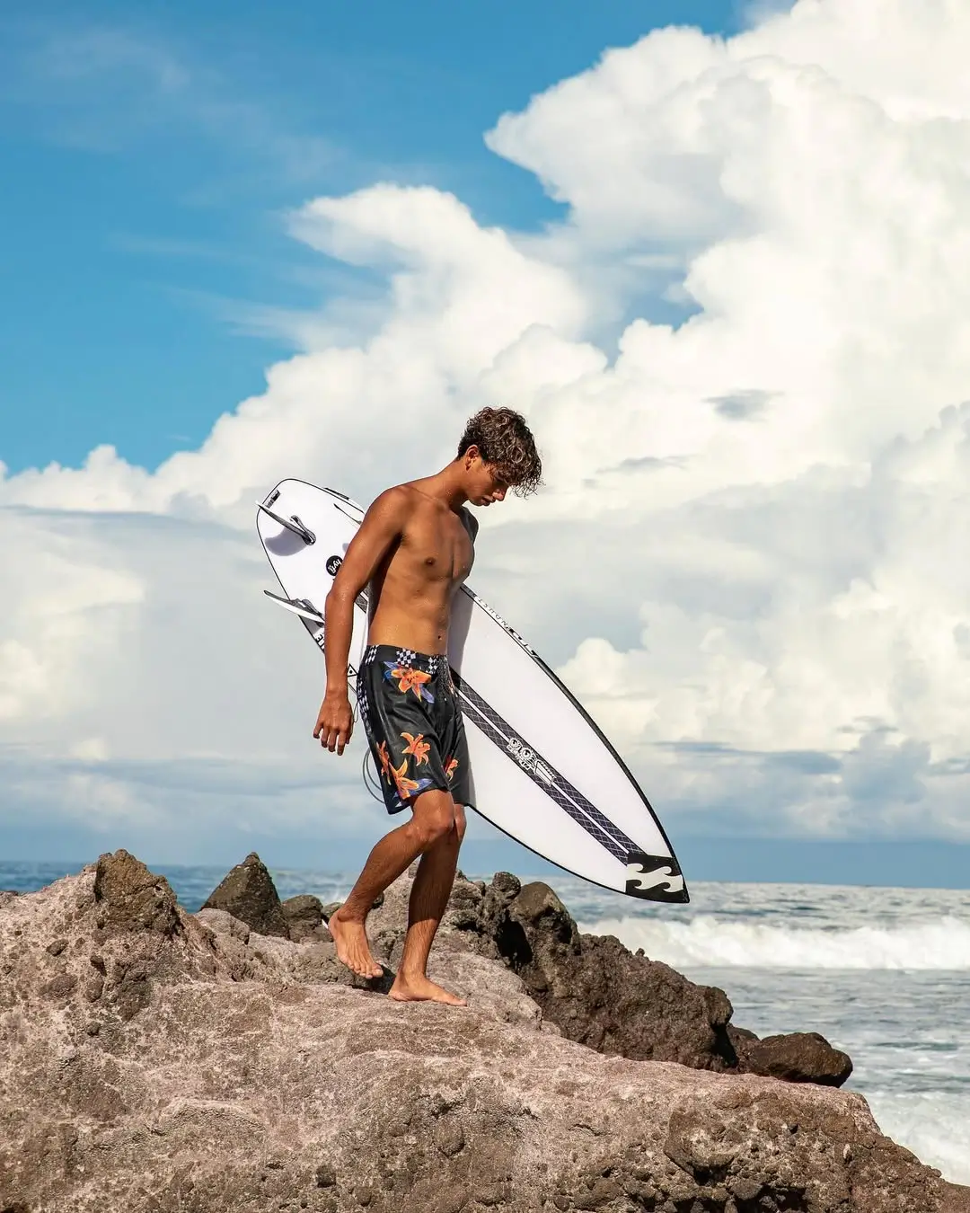 Bangga  Bronson Meydi Jadi Peselancar Pertama Indonesia yang Raih Gelar Juara Dunia Junior WSL
