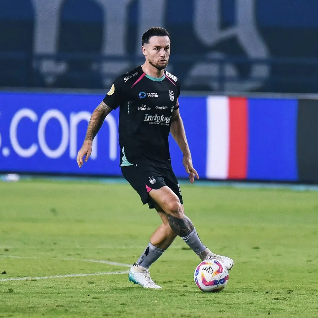 Gelandang Persib Bandung, Marc Klok mengklarifikasi pernyataannya tentang Shin Tae-yong. Foto Instagram Marc Klok.