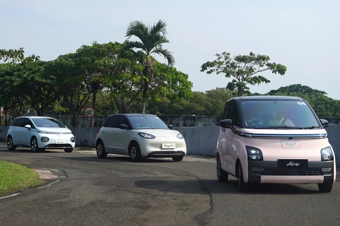 Tahun Baru  Promo Baru  Wuling Sambut 2025 dengan Promo Menarik    New Year  New Drive   