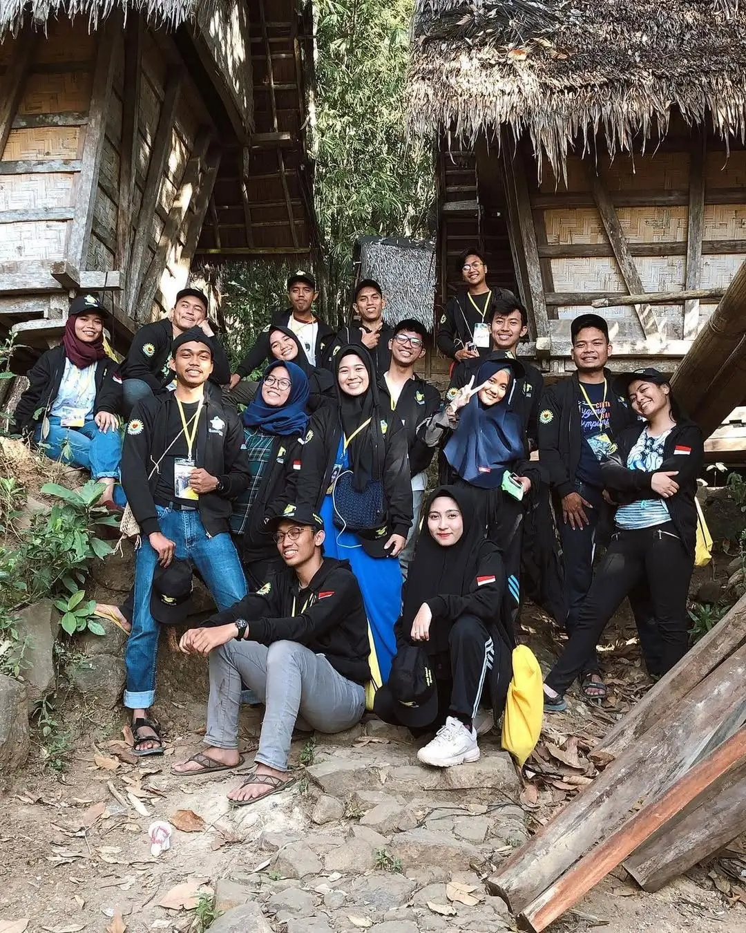 Berkenalan dengan Safhira Alfarisi  Sosok Inspiratif di Balik Yayasan Beasiswa 10 000 dan Yayasan Duta Inspirasi Indonesia