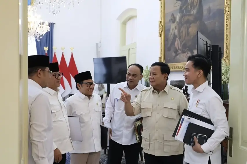 Presiden RI Prabowo Subianto dan Wakil Presiden RI Gibran Rakabuming Raka, bersama jajaran menteri Kabinet Merah Putih. (Foto: Instagram/prabowo)