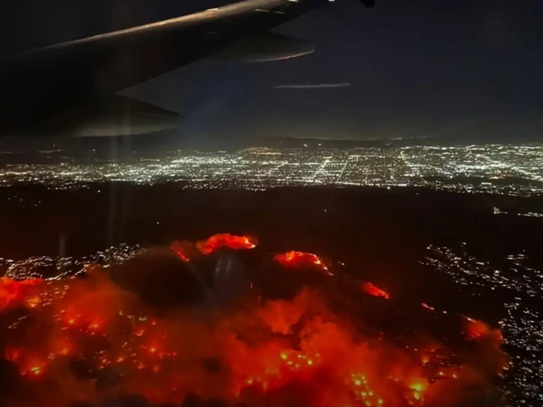 Kebakaran hebat Los Angeles, Amerika Serikat. (Foto: Instagram/usa.explores)