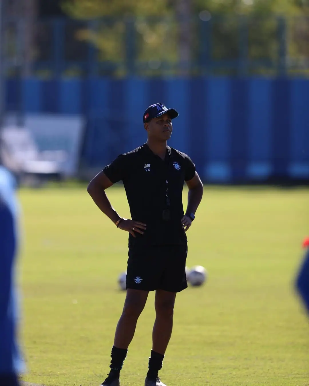 Dua asisten Patrick Kluivert di Timnas Indonesia telah terungkap. Foto Instagram Patrick Kluivert.