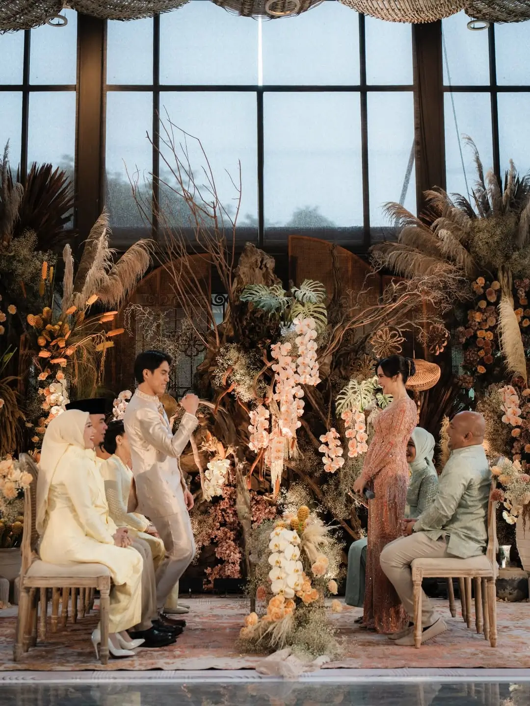 Resmi Bertunangan Intip Momen Lamaran El Rumi dan Syifa Hadju yang Digelar Secara Intim