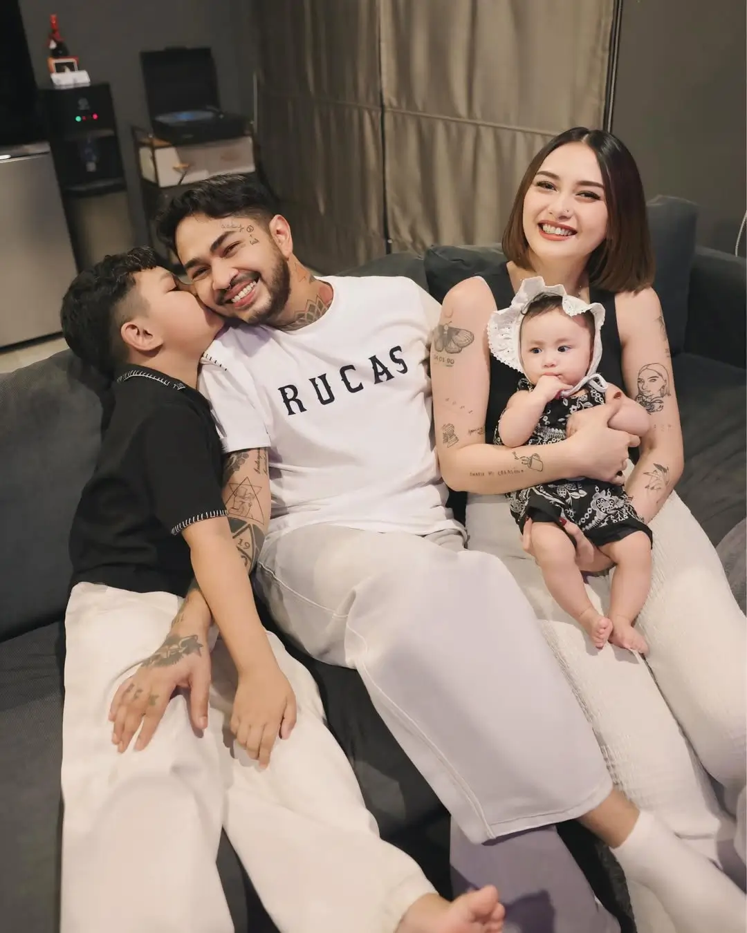 Onadio Leonardo dan keluarganya. (Foto: Instagram/onadioleonardo_official)