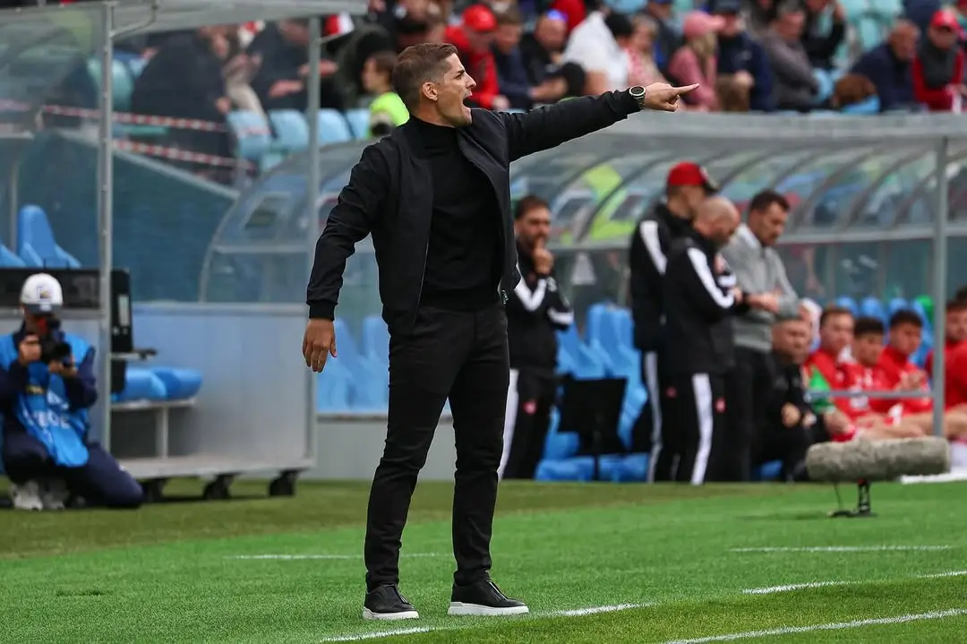 Alih-alih mengandalkan intuisi atau pengamatan manual secara tradisional, Robert Moreno justru menjadikan ChatGPT sebagai senjata utama dalam melatih. Foto Instagram Robert Moreno.