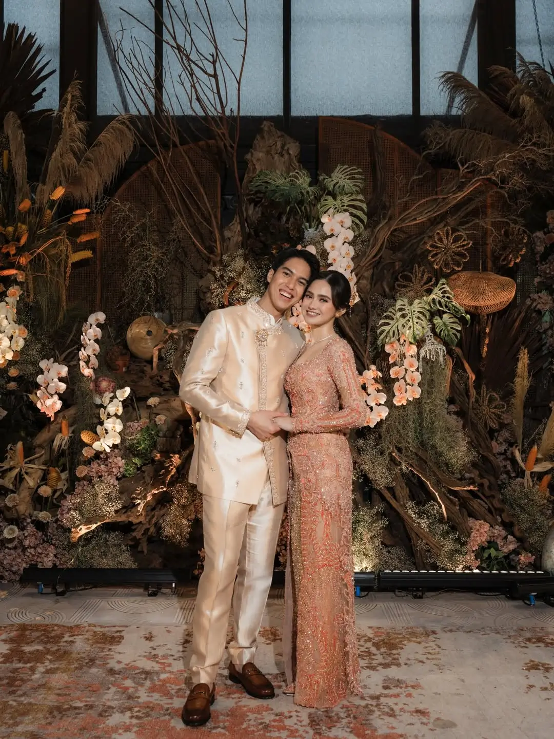 Resmi Bertunangan Intip Momen Lamaran El Rumi dan Syifa Hadju yang Digelar Secara Intim