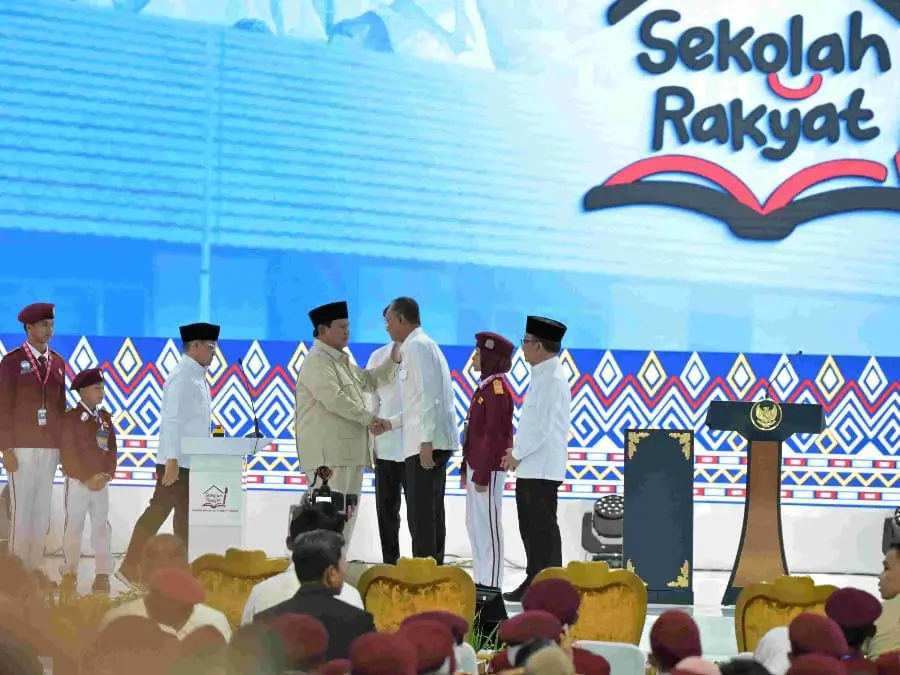Presiden Prabowo Subianto saat meresmikan Sekolah Rakyat. Foto: Dok.KemenPU