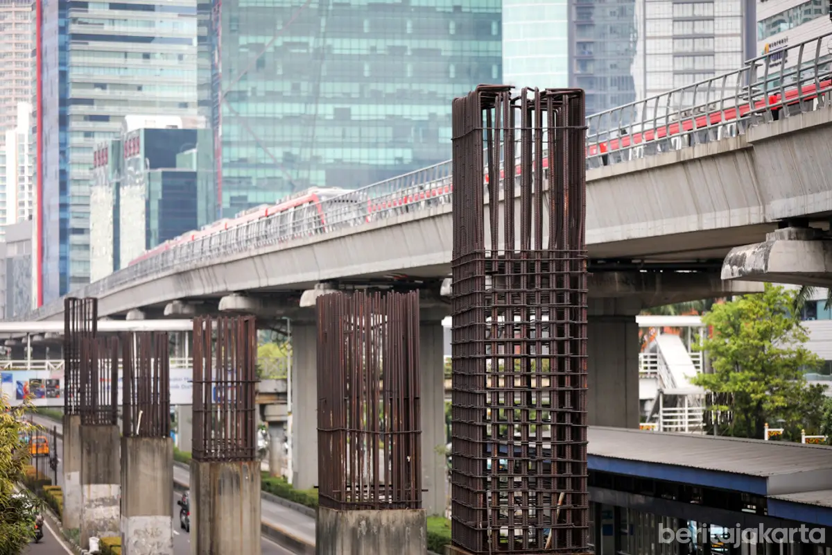 Foto: Tiang Monorel di Jakarta (beritajakarta.id/Nugroho Sejati)