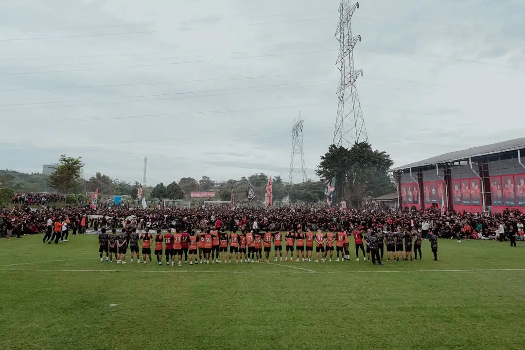 Ribuan The Jakmania Tumpah Ruah di Sawangan Mendukung Persija Sebelum Menghadapi Persib