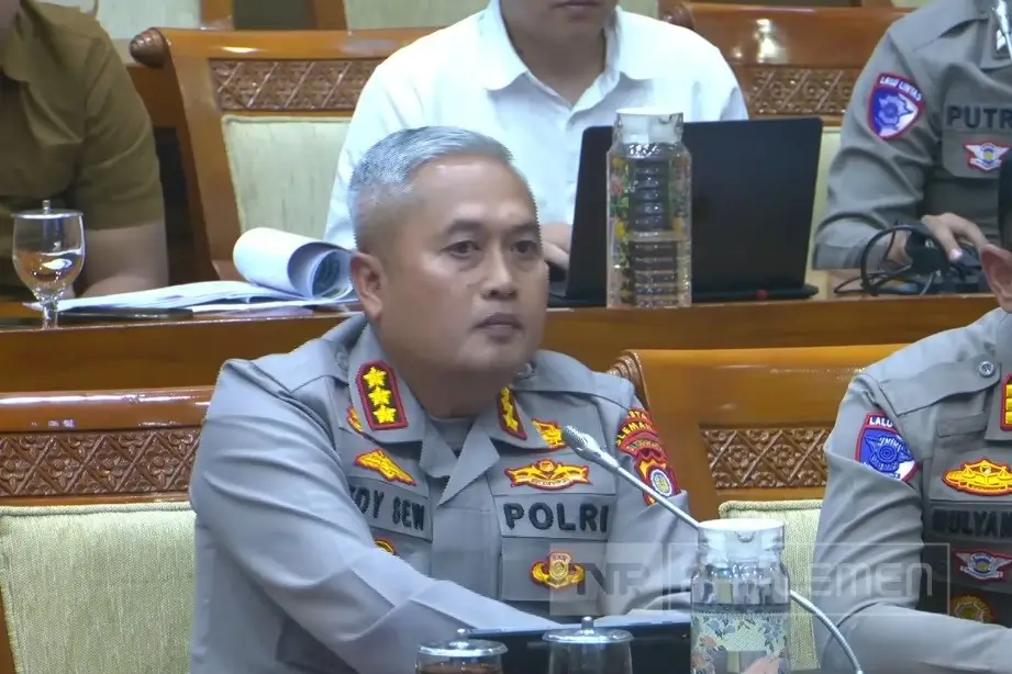 Kapolres Sleman, Kombes Pol Edy Setyanto menghadiri rapat dengar pendapat (RDP) dengan Komisi III DPR RI di Kompleks Parlemen Senayan, Jakarta, Rabu (28/01/26). (Foto: Tangkapan layar YouTube/TVR Parlemen)