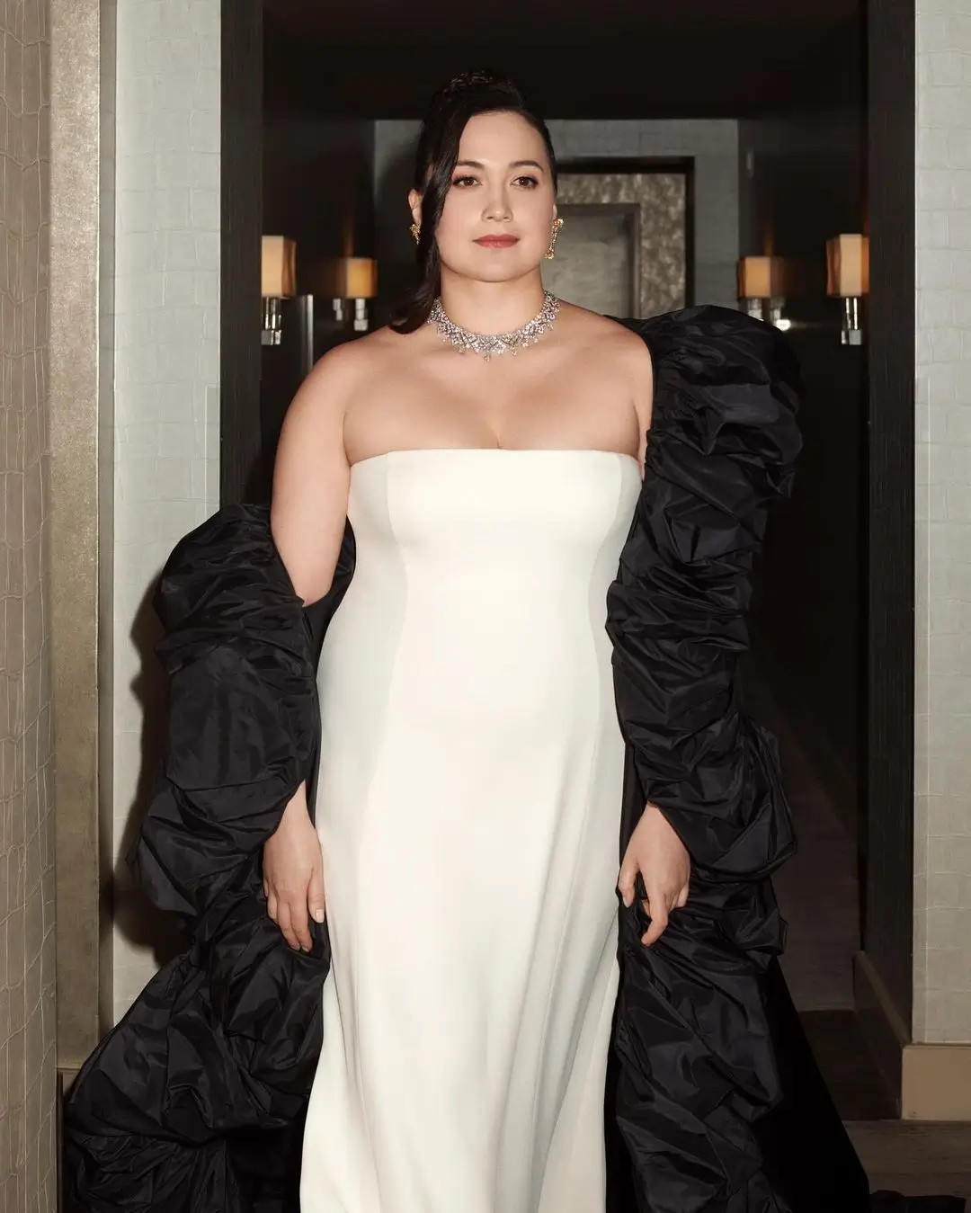 Lily Gladstone  Aktris Asli Amerika Pertama yang Memenangkan Golden Globes dan SAG 2024