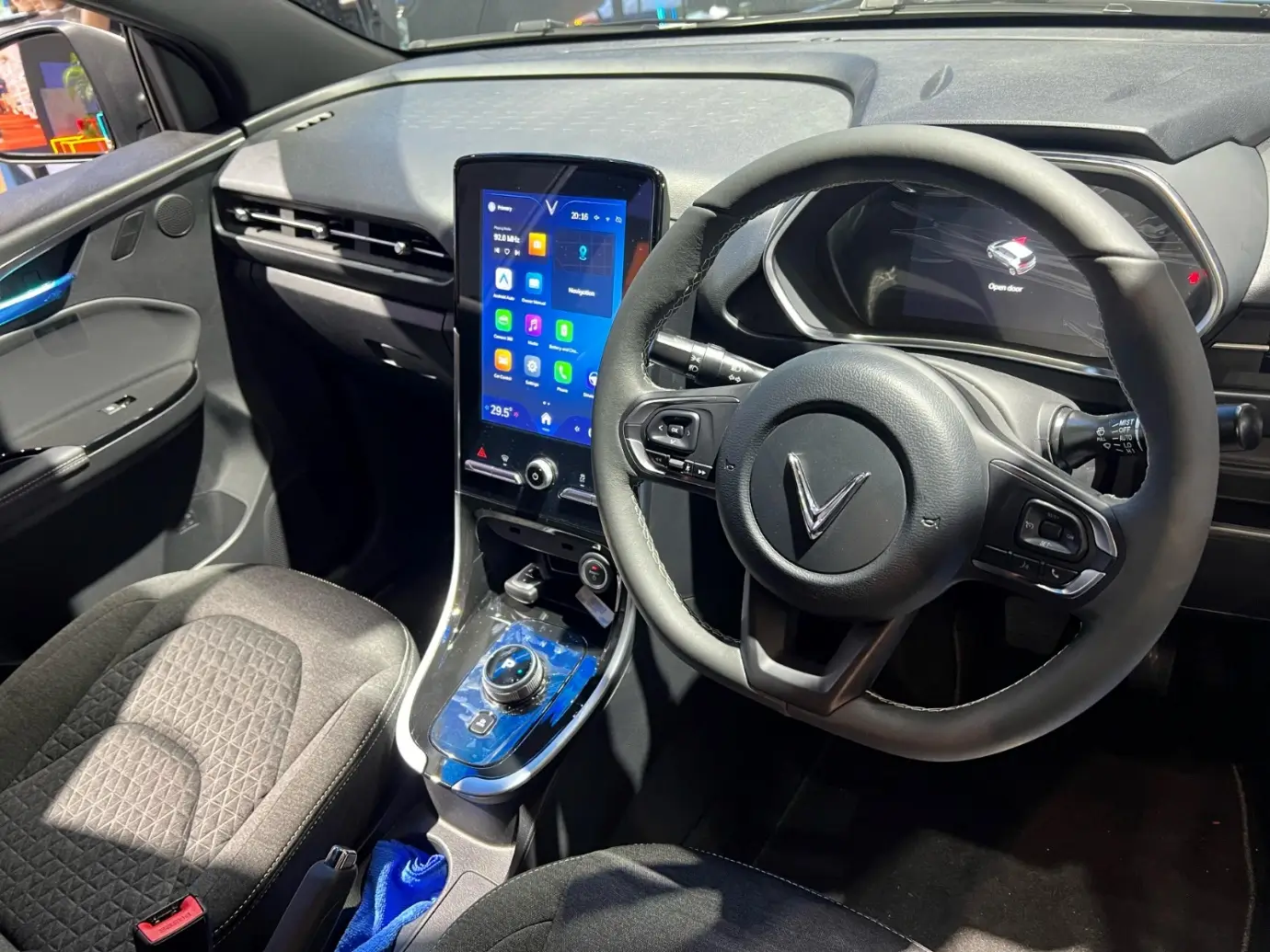 VinFast Hadir Perdana di IIMS 2024  Luncurkan Mobil Setir Kanan Pertama dan Pamerkan 6 Model
