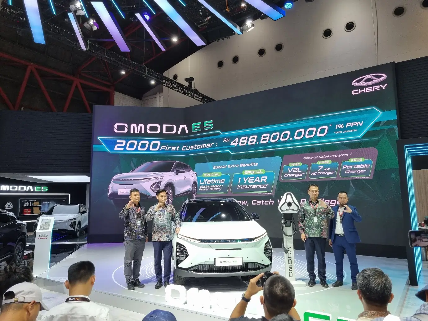 Chery Berikan Berbagai Promo Menarik untuk Pembelian Mobil Listrik Omoda E5 di IIMS 2024 