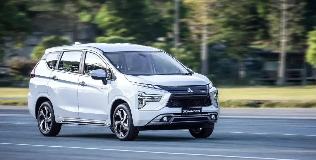 Spesifikasi dan Harga Mitsubishi Xpander dan Xpander Cross Hybrid yang Meluncur di Thailand