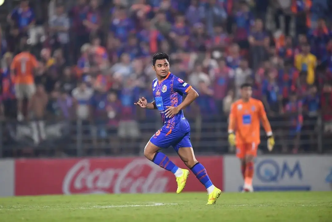 Debut Asnawi Mangkualam bersama Port FC di Liga Thailand. Foto: Instagram