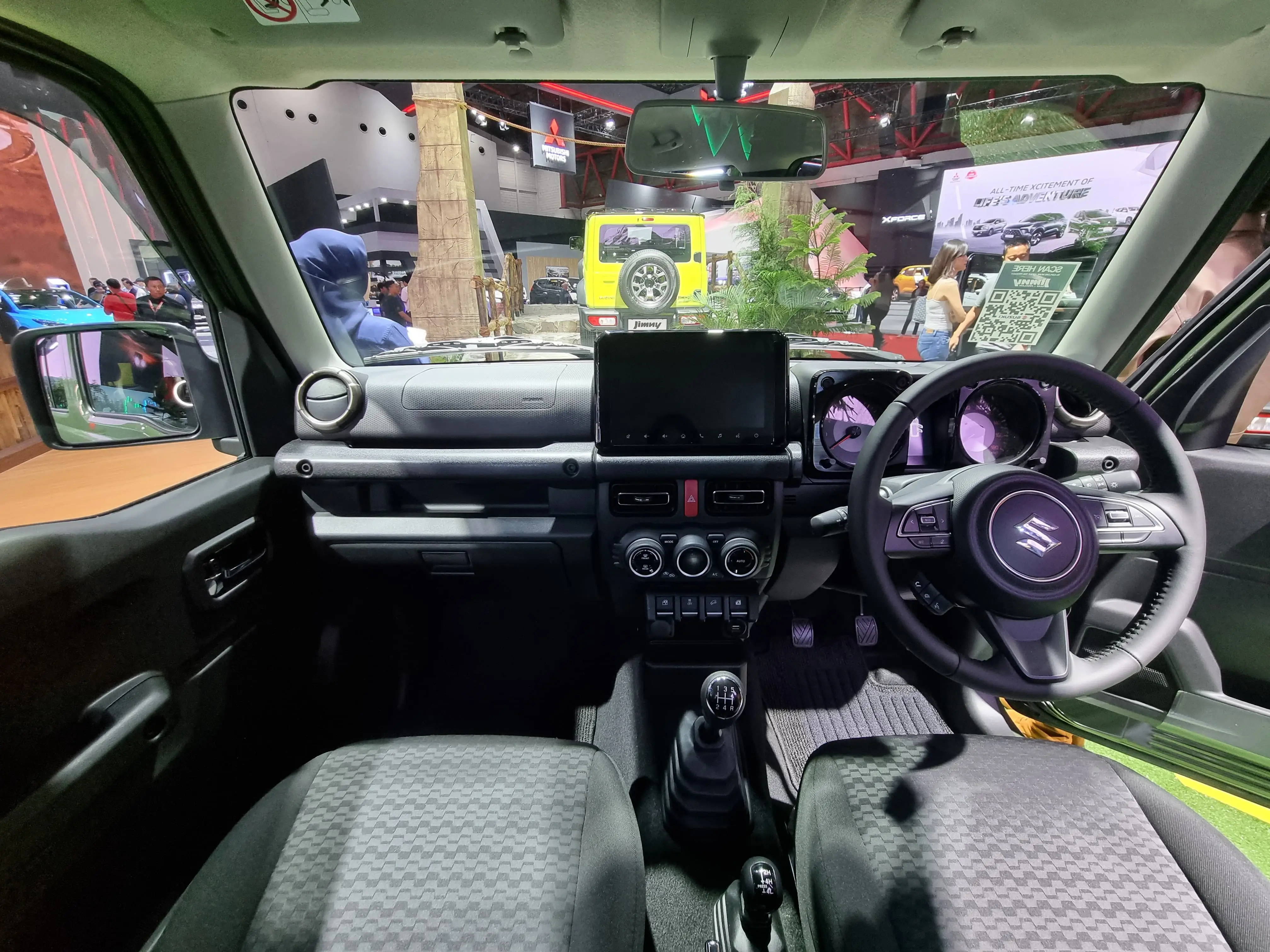 Suzuki Jimny 5 Pintu Resmi Meluncur di IIMS 2024 Mulai Rp460 Jutaan  Simak Spesifikasinya 
