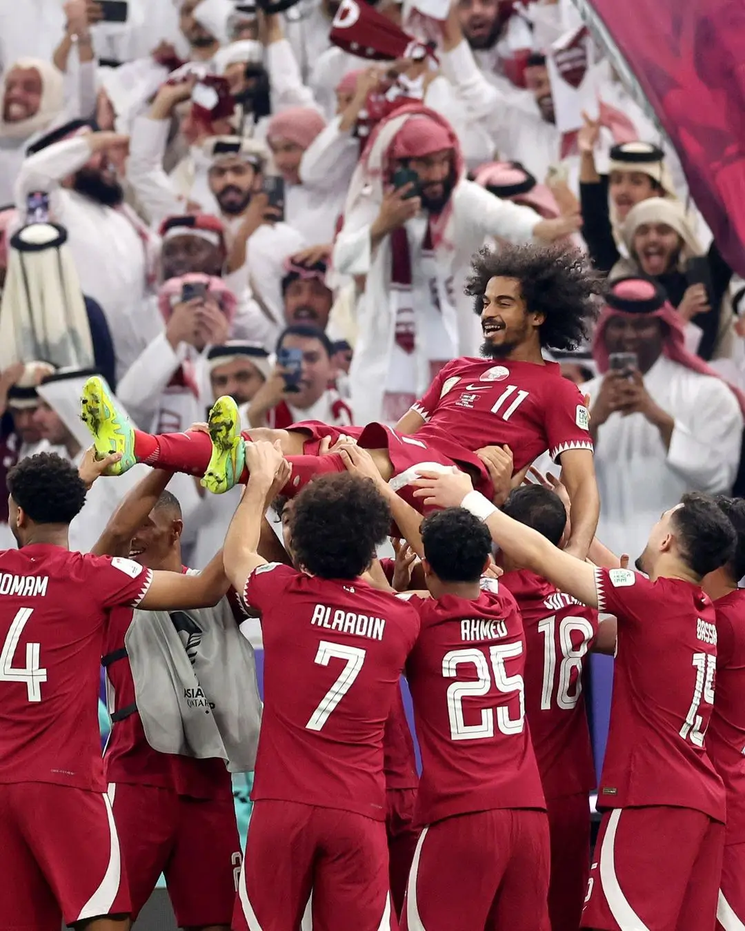 Sabet Penghargaan Pemain Terbaik dan Top Skor di Piala Asia 2023  Kepoin Profil Pesepak Bola Asal Qatar Akram Afif 