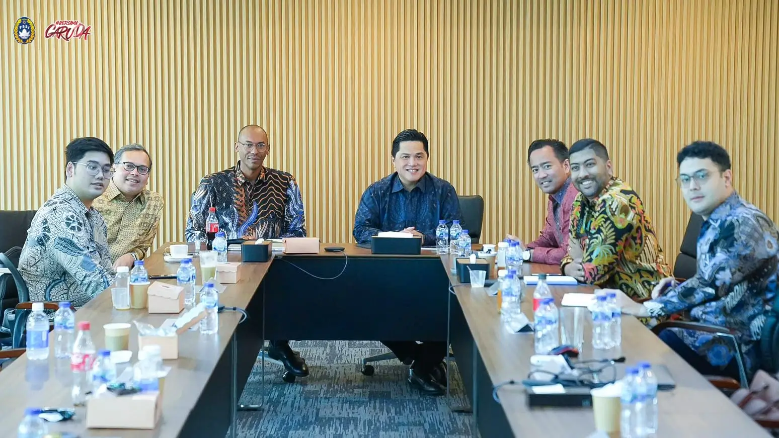 Ketua Umum PSSI, Erick Thohir melakukan pertemuan dengan FIFA. Foto PSSI.