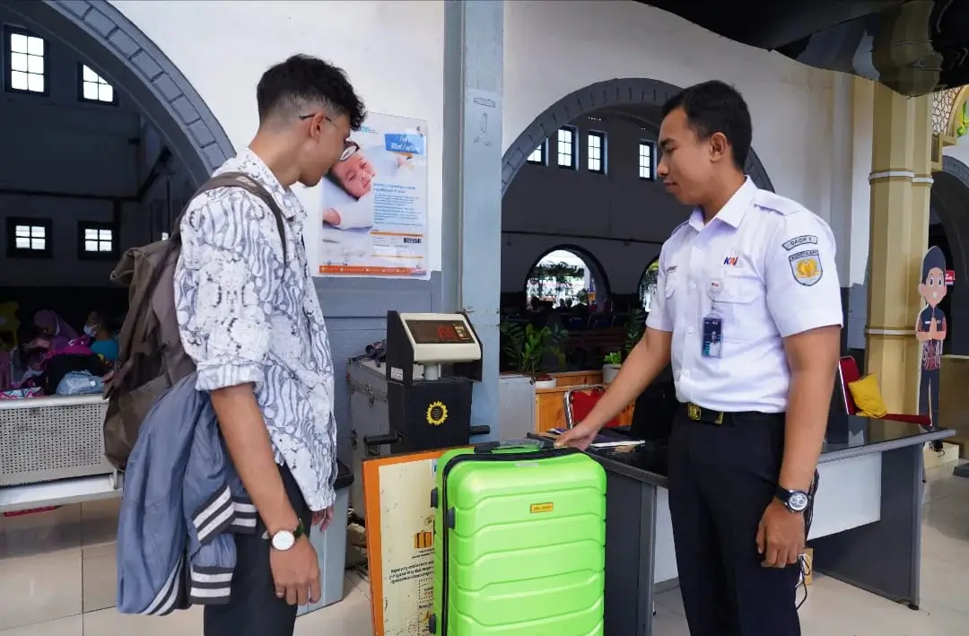 Foto: Penimbangan Bagasi Penumpang Kerta Api (dok. KAI)