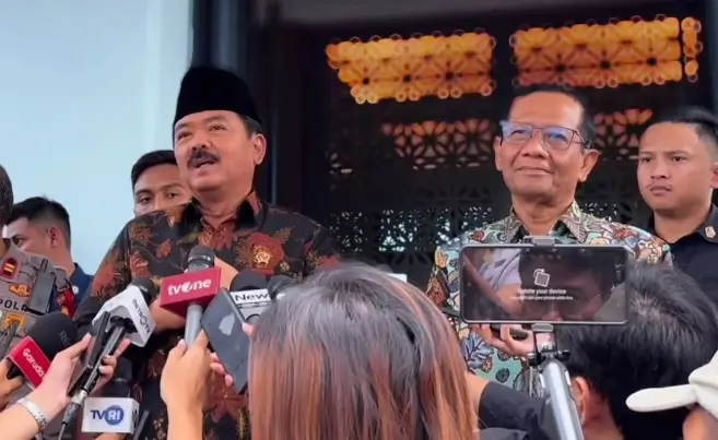 Menko Polhukam Hadi Tjahjanto temui Mahfud MD di kediaman Mahfud, kawasan Kuningan, Jakarta, Kamis (22/2/24). (Foto: Instagram/mohmahfudmd)