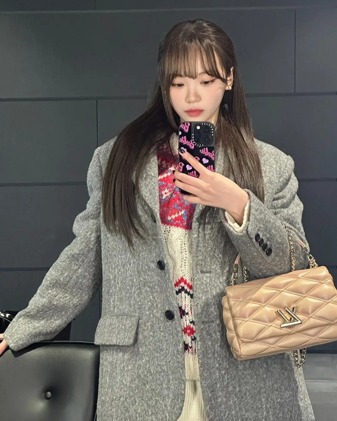 Inspirasi Outfit Liburan ala Chaewon LE SSERAFIM