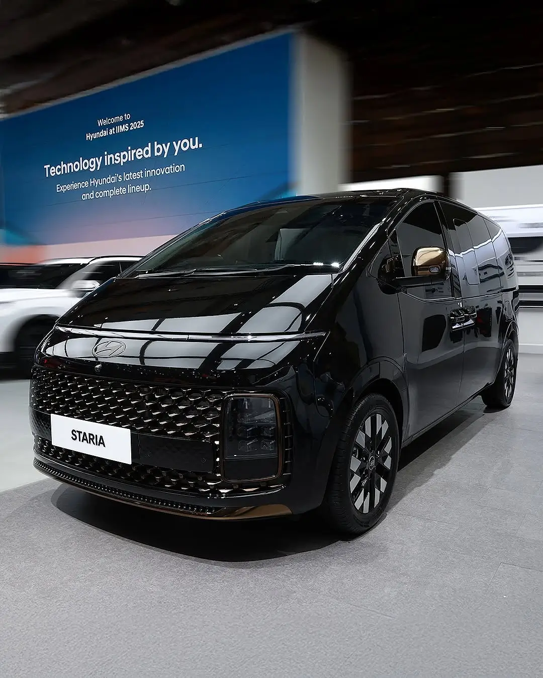 Hyundai Berikan Penyegaran pada Staria di IIMS 2025  Ini Spesifikasinya 