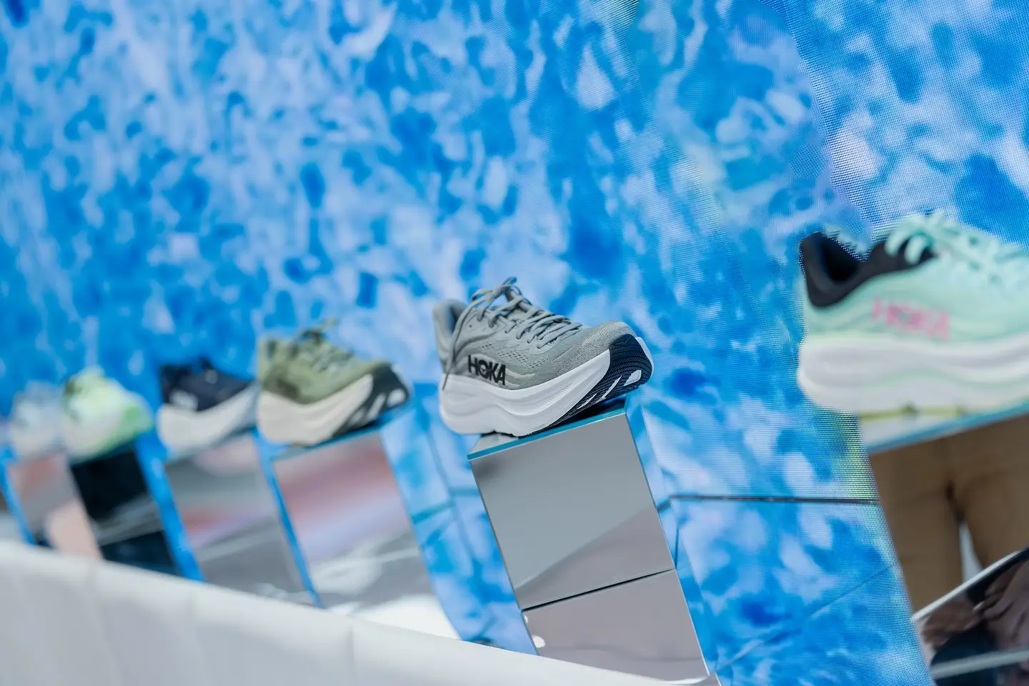 (Foto: instagram.com/hoka_indonesia)