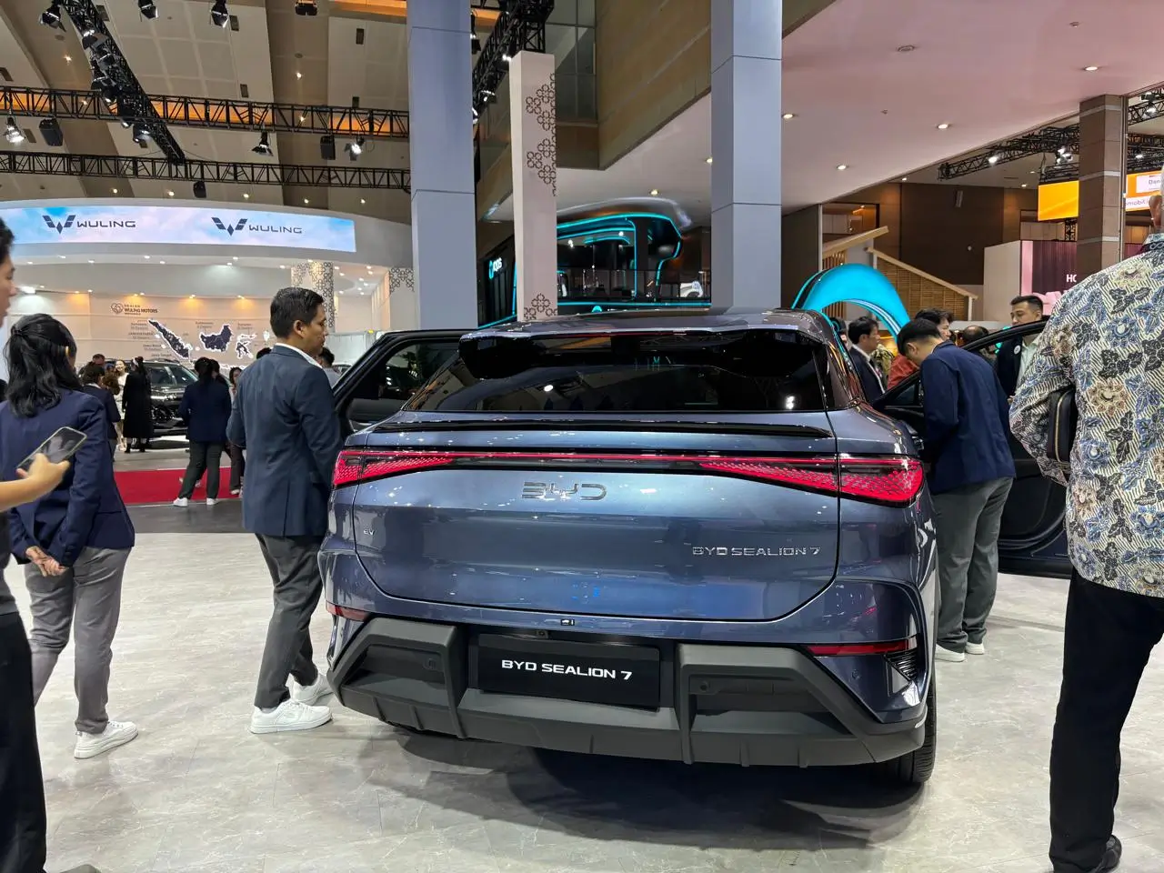 Perdana Dirilis  Mobil Listrik Terbaru BYD Sealion 7 Meluncur di IIMS 2025