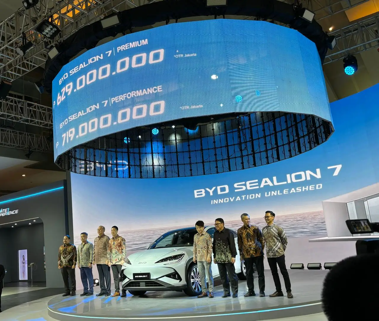 Perdana Dirilis  Mobil Listrik Terbaru BYD Sealion 7 Meluncur di IIMS 2025