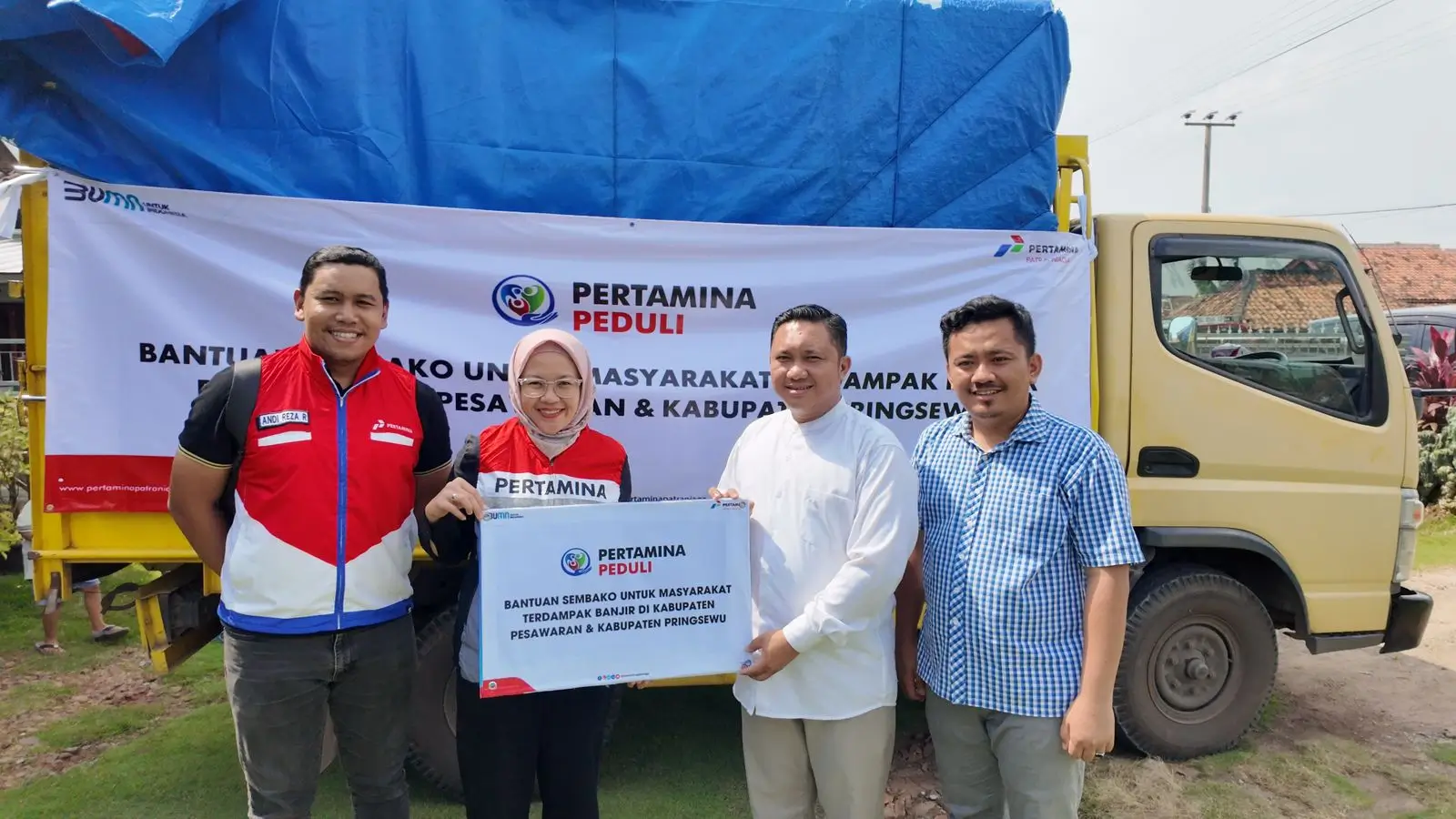 Tanggap Bencana  Pertamina Salurkan 1000 Paket Sembako untuk Warga Terdampak Banjir di Lampung