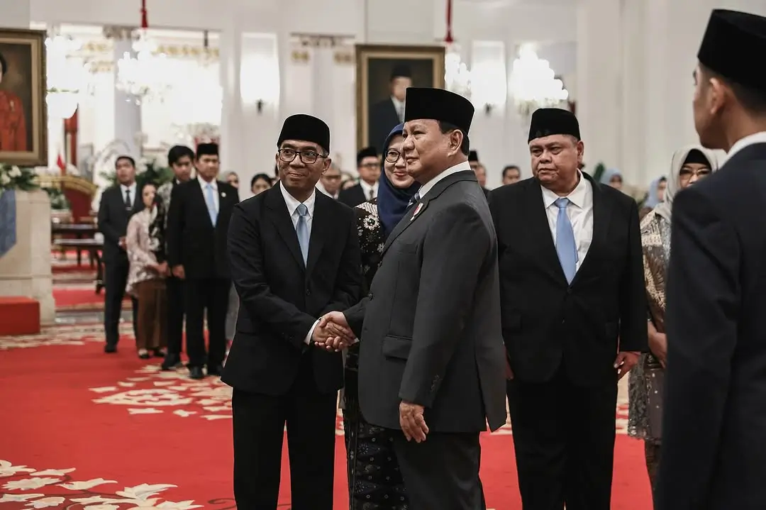 Profil Brian Yuliarto  Guru Besar ITB yang Dilantik Jadi Mendiktisaintek Baru