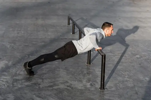 Foto: Ilustrasi Olahraga Calisthenics (freepik.com)