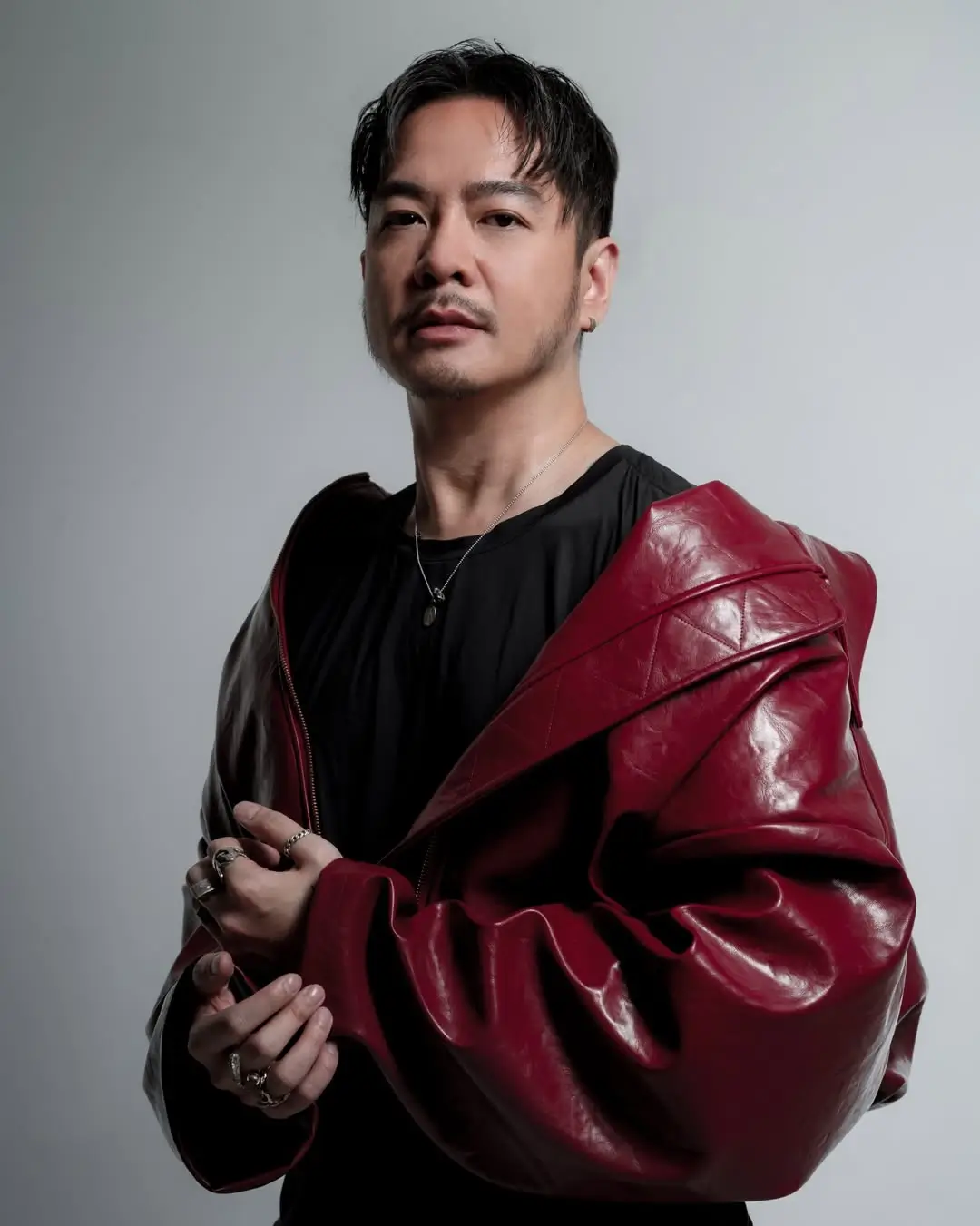 Karyanya Dikenakan Liu Yuning dan Vanness Wu Harry Halim Hadirkan Fesyen Genderless ke Panggung Dunia