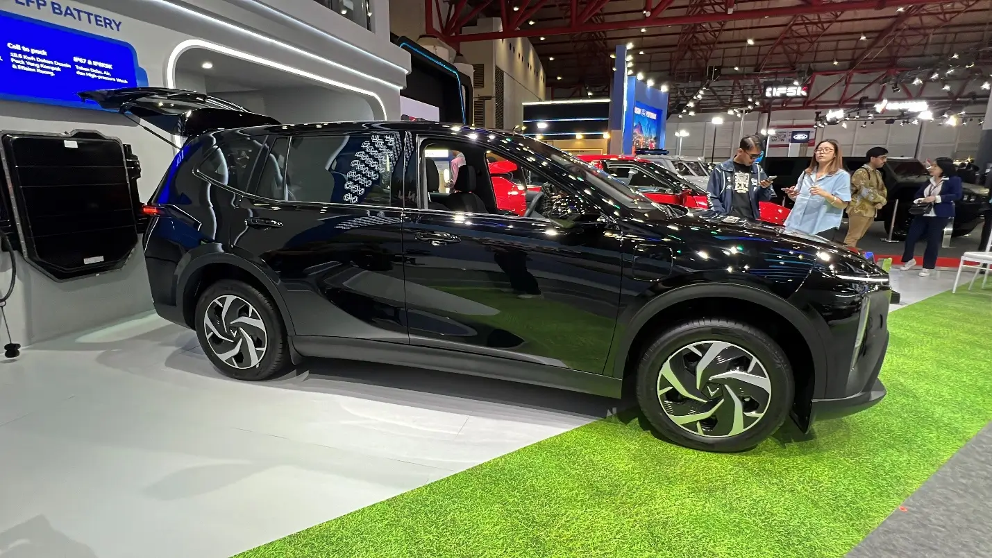 VinFast Resmi Luncurkan Limo Green di IIMS 2026 Siap Ramaikan Segmen MPV 7 Penumpang Tanah Air