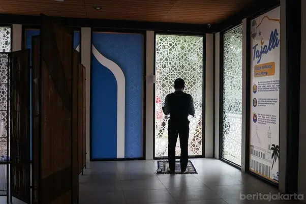 Foto: Musala di Halte Transjakarta (beritajakarta.id/Nugroho Sejati)