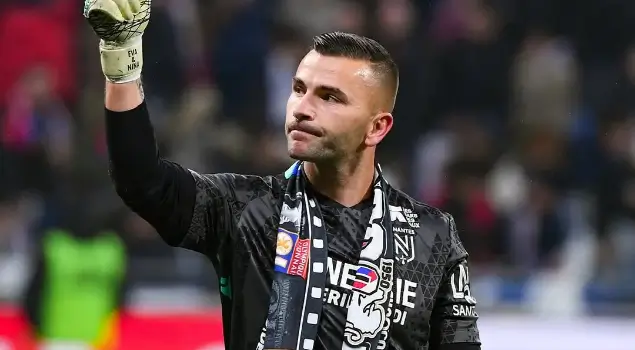Tindakan Anthony Lopes yang spontan namun sarat makna ini langsung mendapatkan apresiasi luas dari komunitas Muslim dan penggemar sepak bola dunia. Foto Instagram Ligue 1.