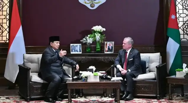 Presiden RI Prabowo Subianto (kiri) menghadiri pertemuan bilateral dengan Raja Yordania Abdullah II Ibn Al Hussein di Yordania, Rabu (25/02/26). (Foto: Instagram/presidenrepublikindonesia)