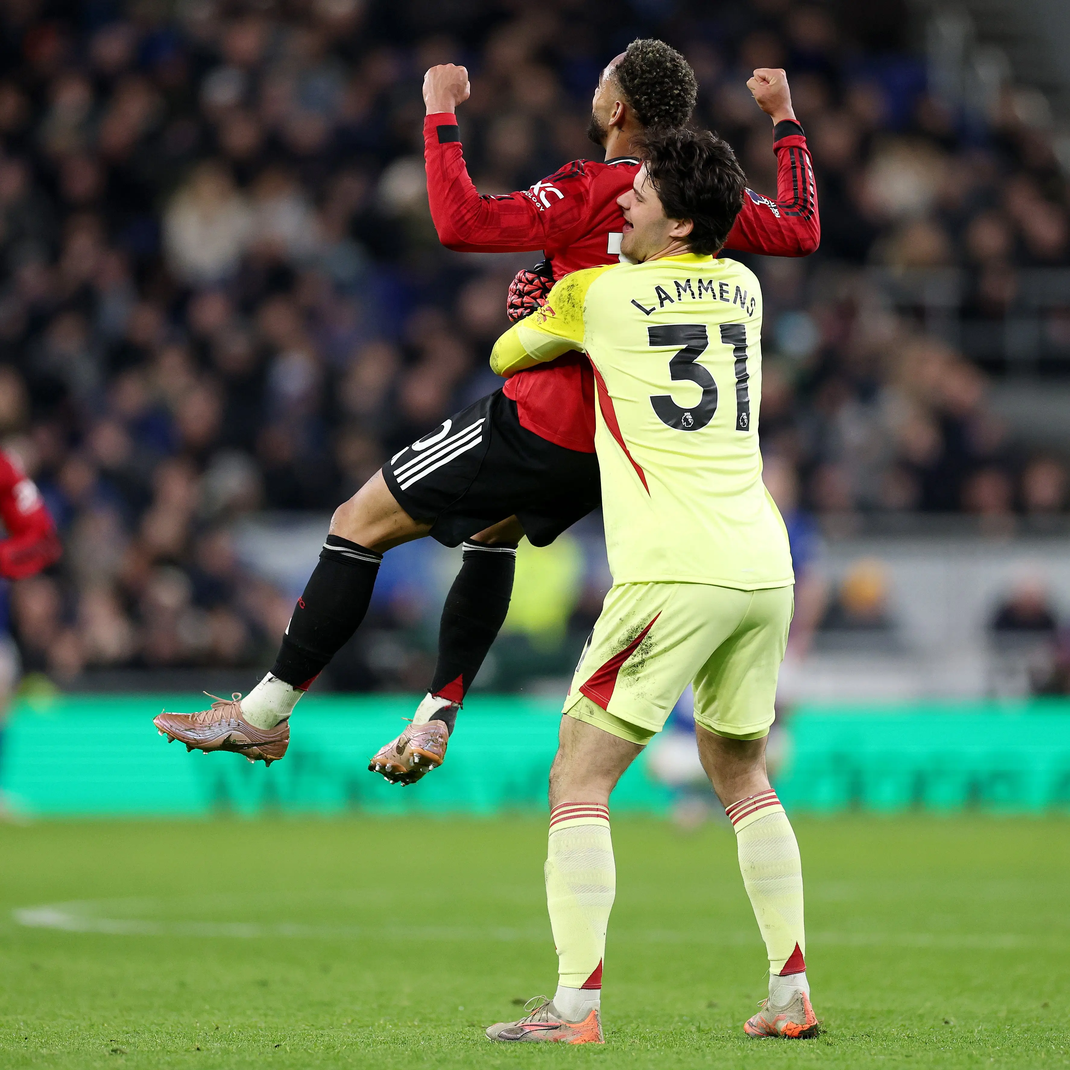 Perjalanan Manchester United menuju tiket Liga Champions 2026-2027 kembali terbuka. Foto X Manchester United.